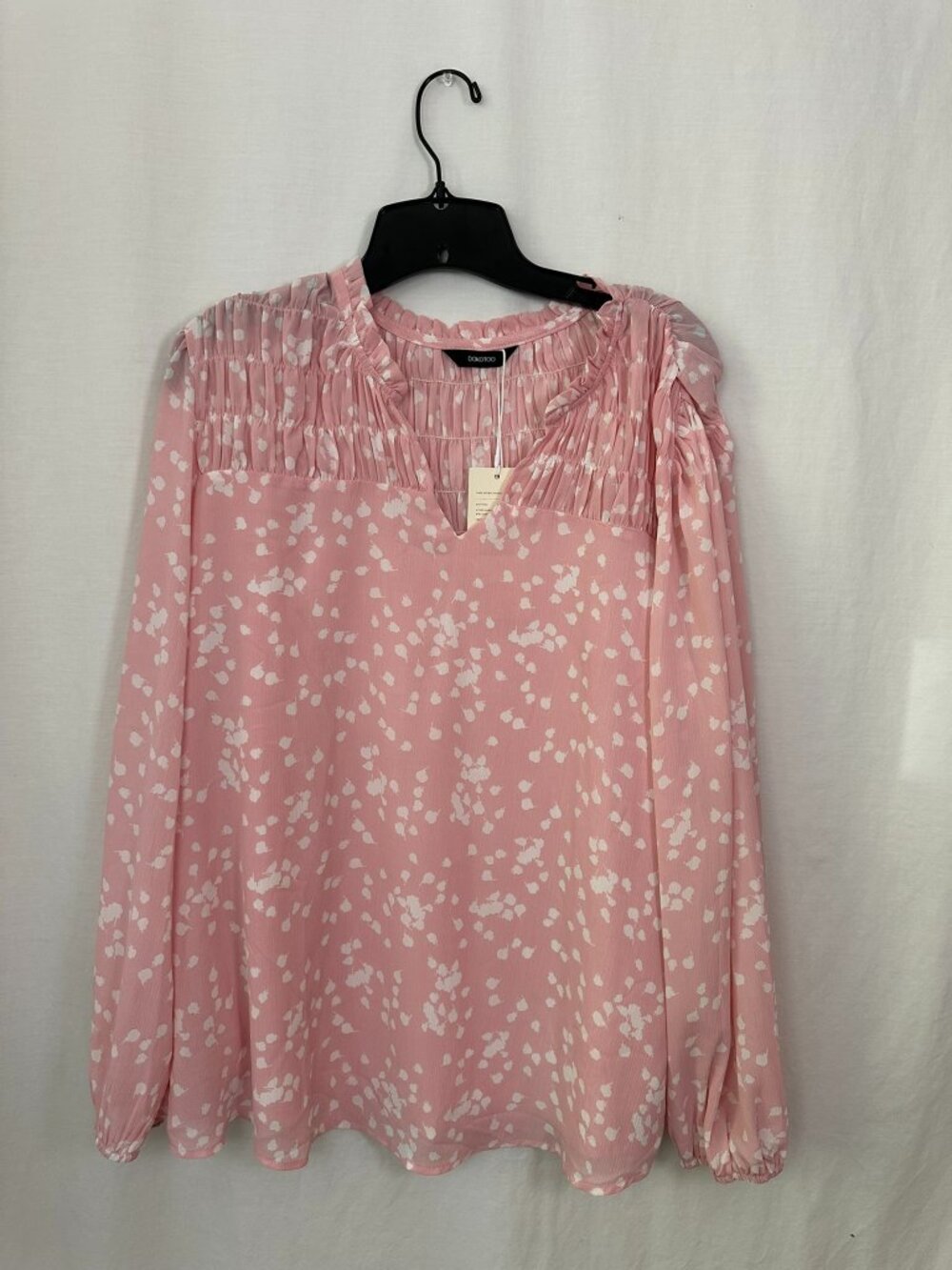 NWT Dokotoo Women's Pink Abstract Spot Smocked V-Neck Blouse Size XL